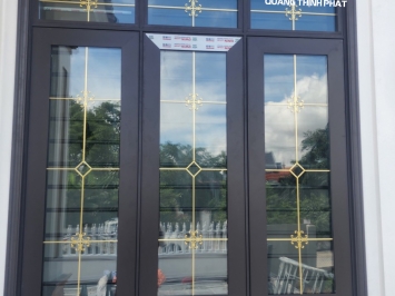 Cửa nhôm kính kết hợp sơn tĩnh điện: Bền đẹp theo thời gian
