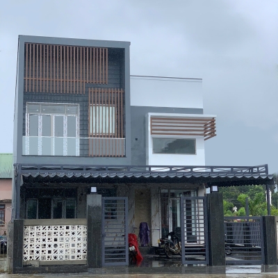 Công ty Quang Thịnh Phát vừa hoàn thiện công trình cửa nhôm Maxpro Nhật Bản màu champagne.